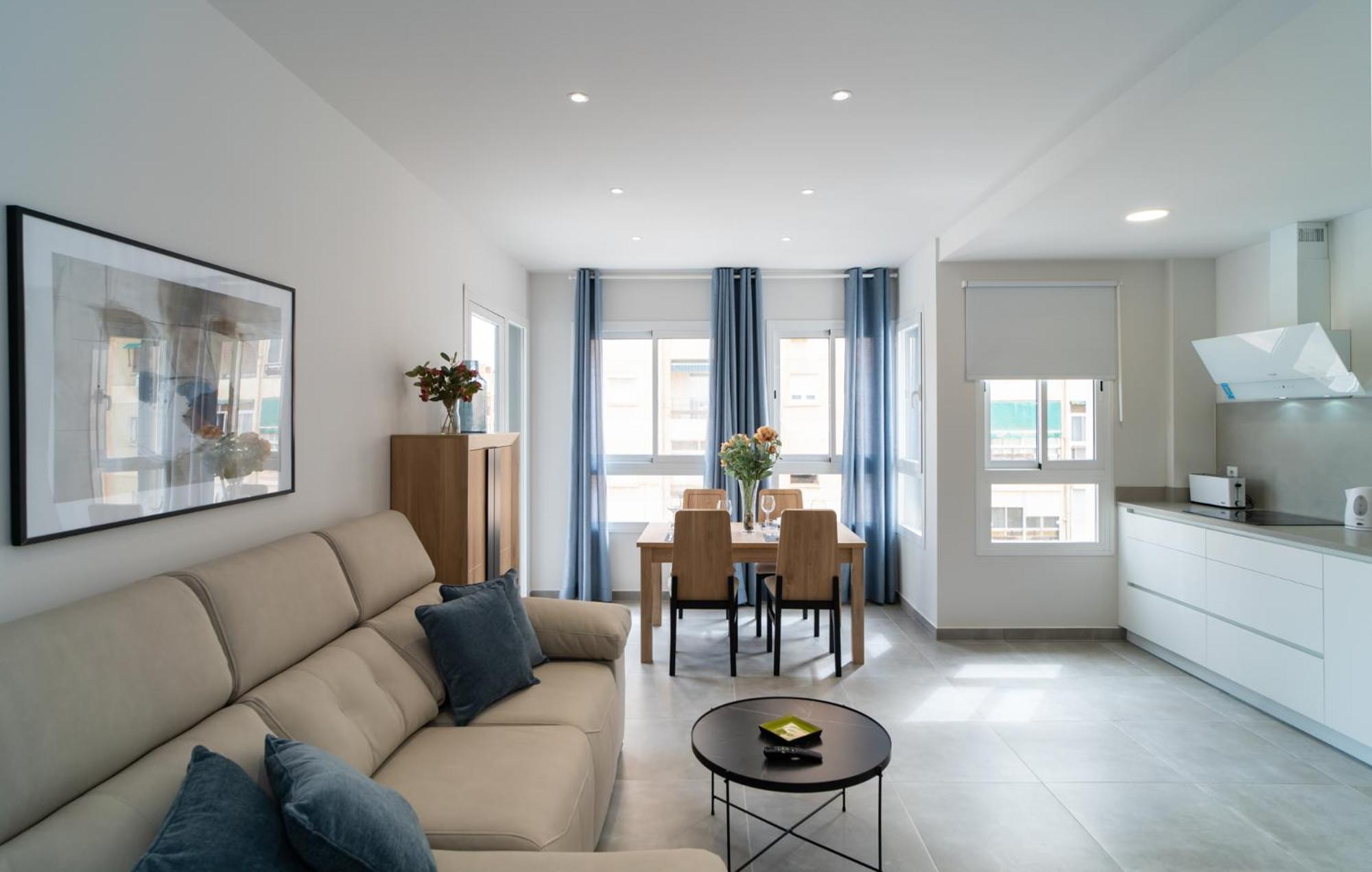 Aac Malaga - Apartamento Con Terraza, Muy Amplio, Totalmente Equipado, Cerca Del Centro Y Nuevo! 객실 사진