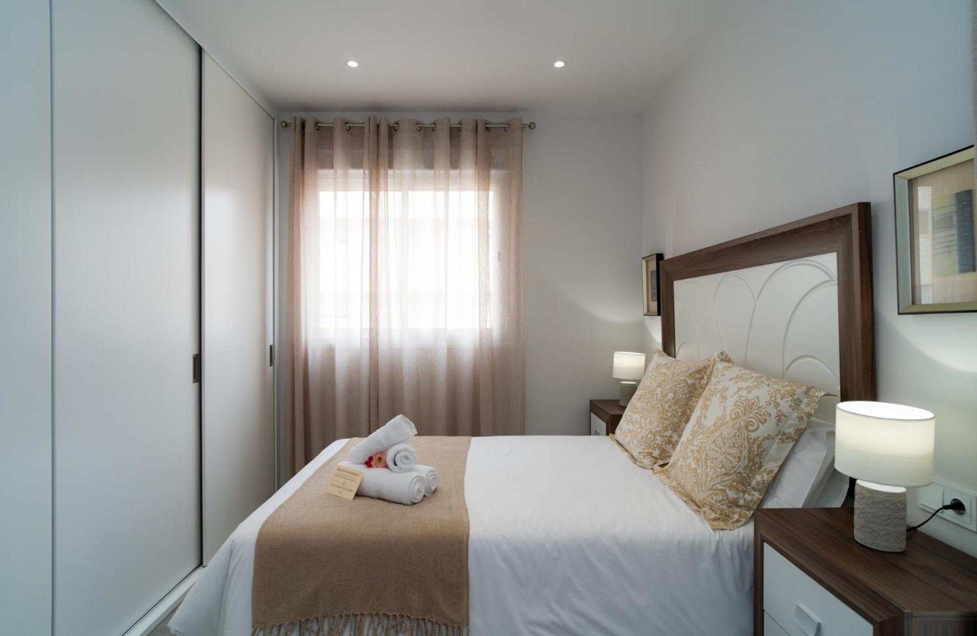 Aac Malaga - Apartamento Con Terraza, Muy Amplio, Totalmente Equipado, Cerca Del Centro Y Nuevo! 객실 사진