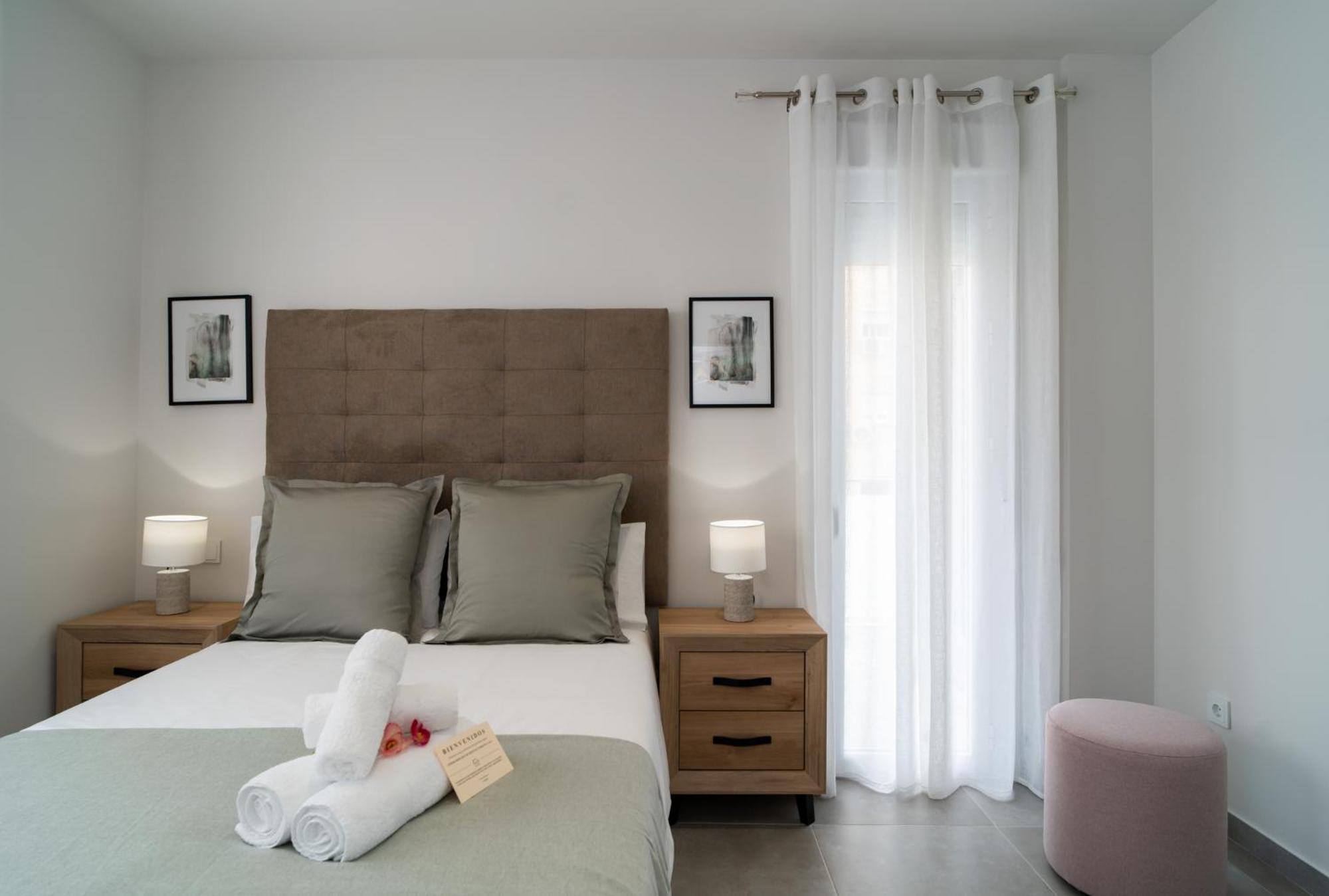 Aac Malaga - Apartamento Con Terraza, Muy Amplio, Totalmente Equipado, Cerca Del Centro Y Nuevo! 객실 사진