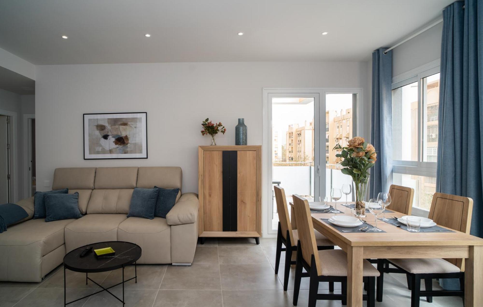 Aac Malaga - Apartamento Con Terraza, Muy Amplio, Totalmente Equipado, Cerca Del Centro Y Nuevo! 객실 사진