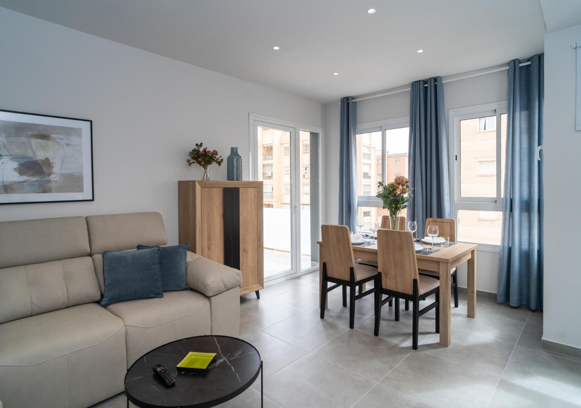 Aac Malaga - Apartamento Con Terraza, Muy Amplio, Totalmente Equipado, Cerca Del Centro Y Nuevo! 객실 사진